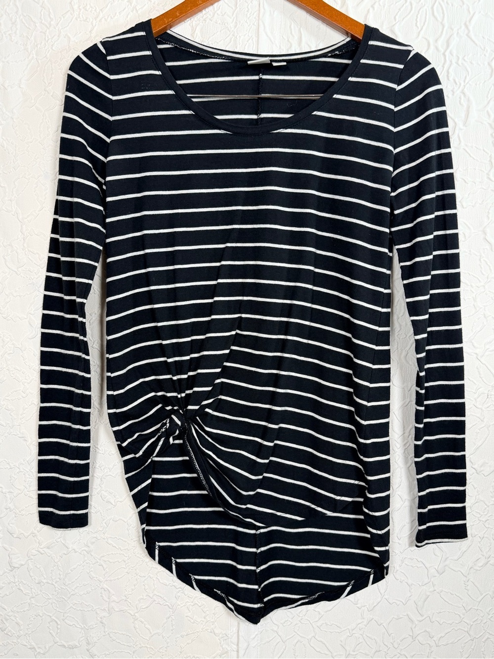 BP Black & White Striped Scoop Hem Knot Long Sleeve Top Sz M